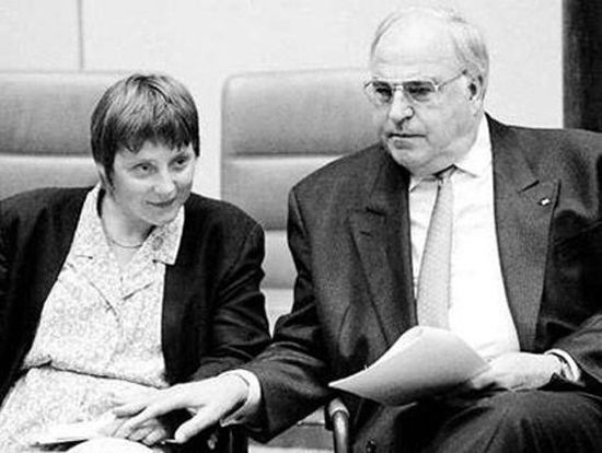 [Na snímke vľavo Angela Merkelová]