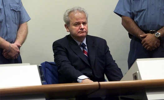 [Slobodan Miloševič u soudu v Haagu]